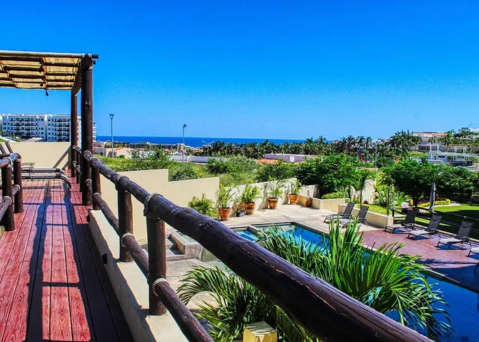 Spacious Pool Side Condo - Sjd