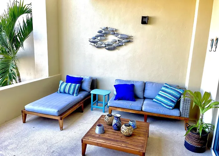 Spacious Pool Side Condo - Sjd